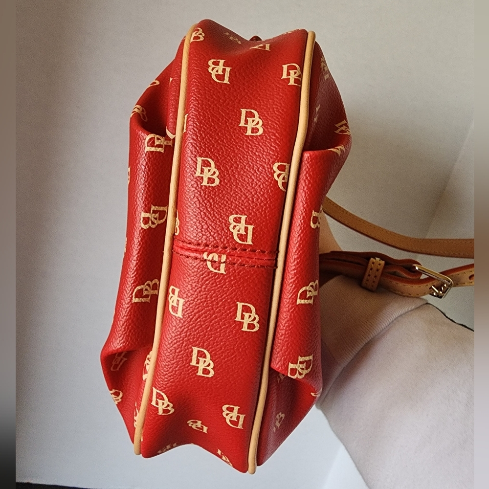 ✨️NWT✨️ Dooney & Bourke Vintage Convertible Mini Margot Shoulder Crossbody - Picture 4 of 13